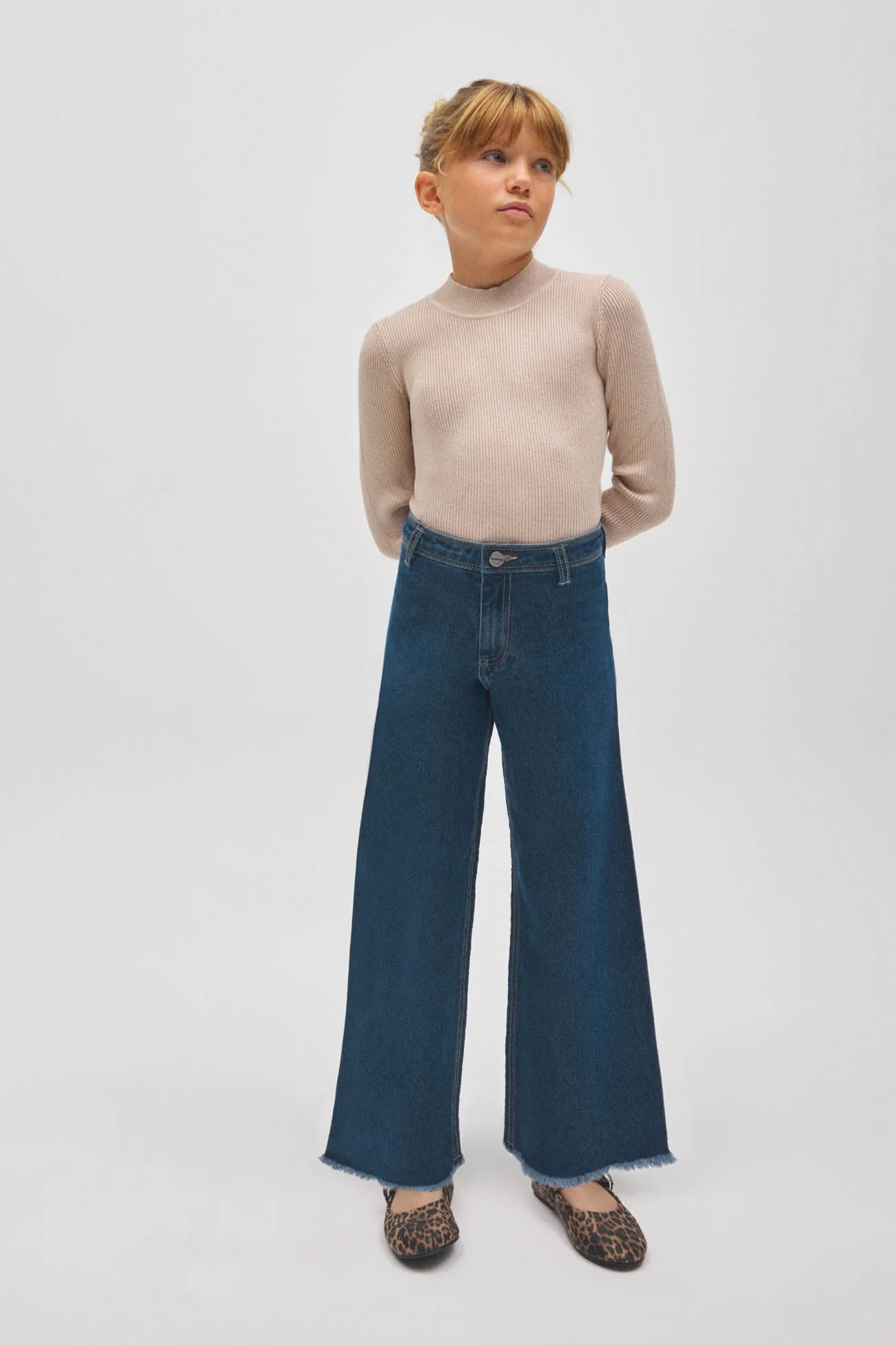 Pantaloni da bambina in denim blu navy a gamba larga - immagine 7