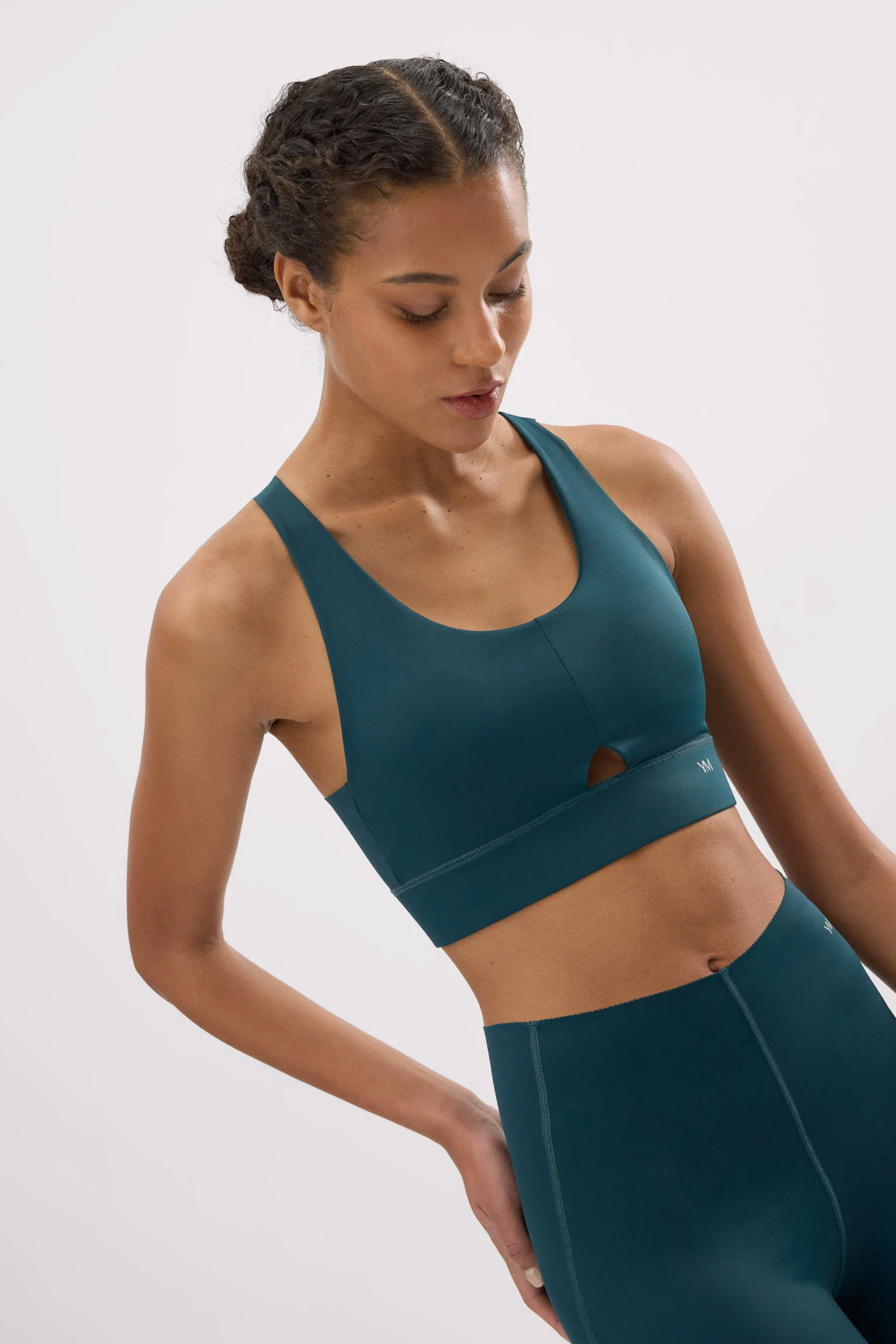 Reggiseno sportivo compressivo con dettaglio ritagliato verde bottiglia - immagine 6