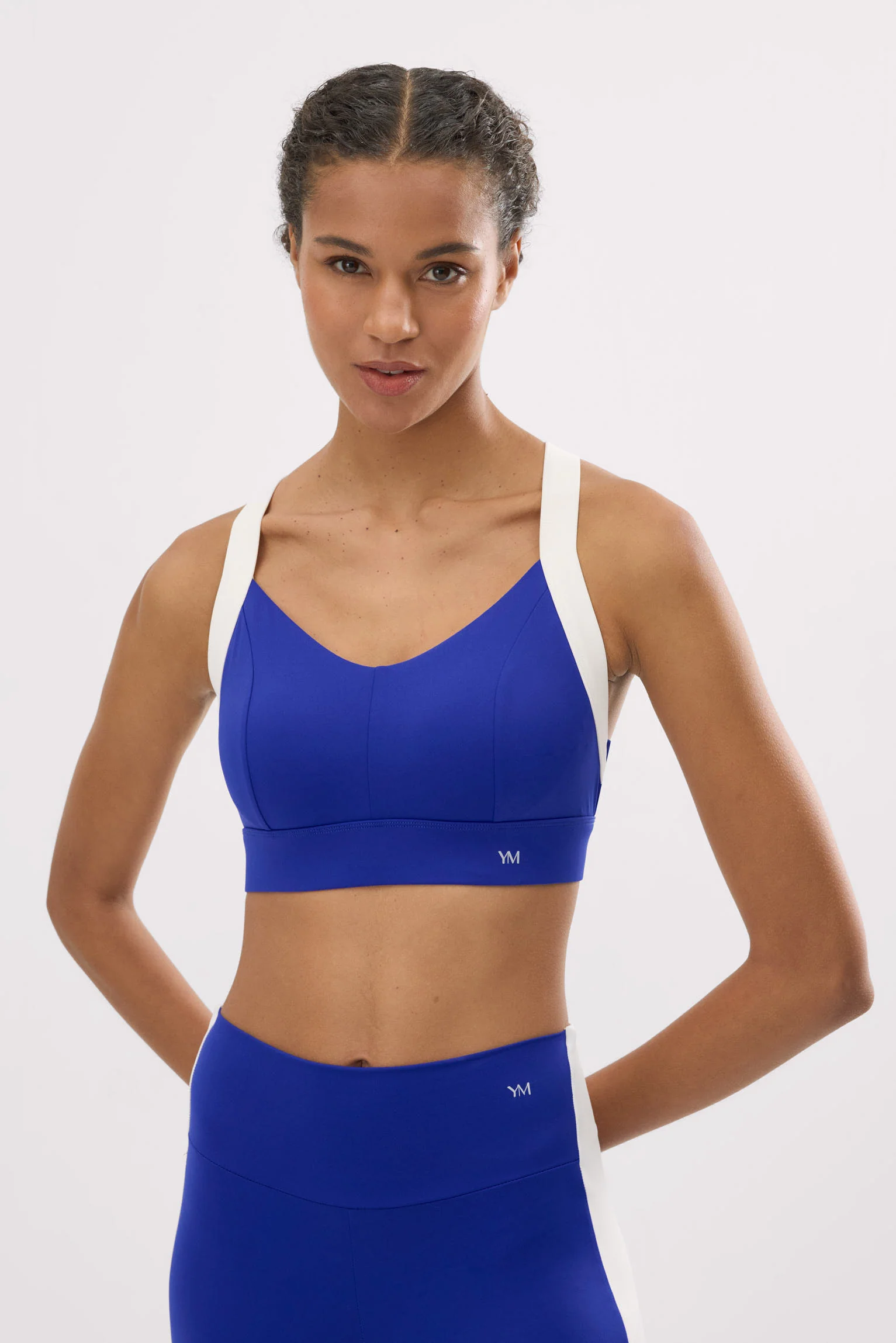 Reggiseno sportivo regolabile con ferretto bianco e blu elettrico - immagine 5