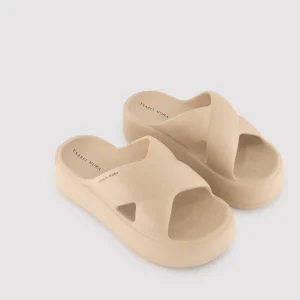 Infradito da spiaggia beige con plateau antiscivolo, leggere e particolarmente comode
